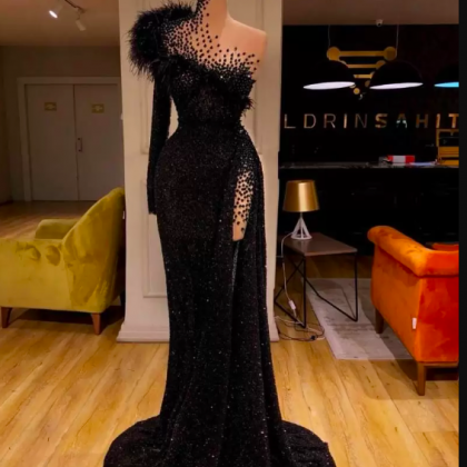 Black Sequined Evening Dresses Beaded Feathers..