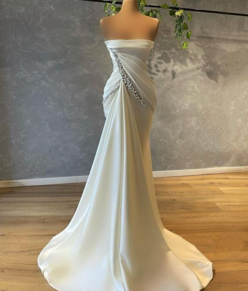 Strapless Satin Wedding Dresses Pearls Beading Ruched Mermaid Bridal Dresses Court Train Tight Wedding Gowns