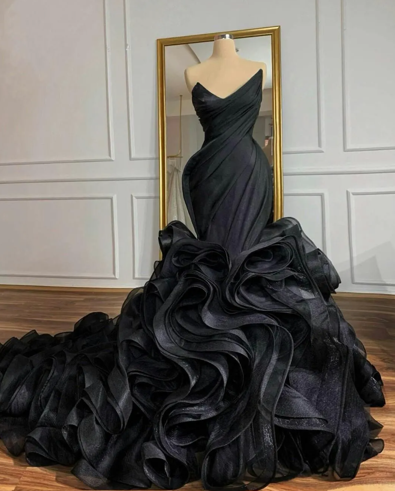 2025 Black Gothic Mermaid Wedding Dresses Bridal Gown Off The Shoulder  Organza Ruffles Beach Sweep Train Custom Made Vestidos De Novia Plus Size