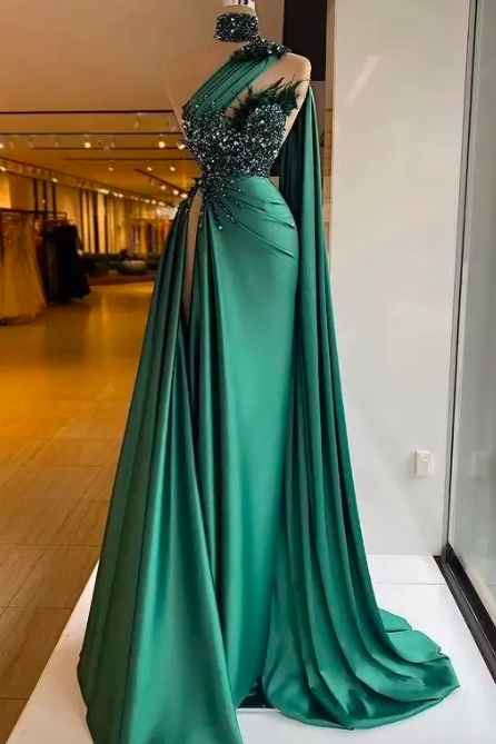 2023 Sexy Dark Green Prom Dresses With Feather High Neck One Shoulder Crystal Sequins Beads High Side Split Floor Length Sheath